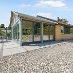 With Outdoor Jacuzzi And Shelter Vig