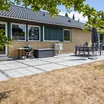 With Outdoor Jacuzzi And Shelter Vig