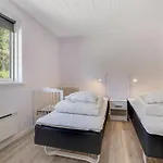 With Outdoor Jacuzzi And Shelter
