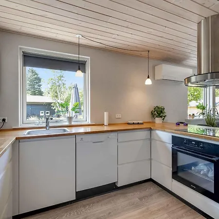 With Outdoor Jacuzzi And Shelter * Vig